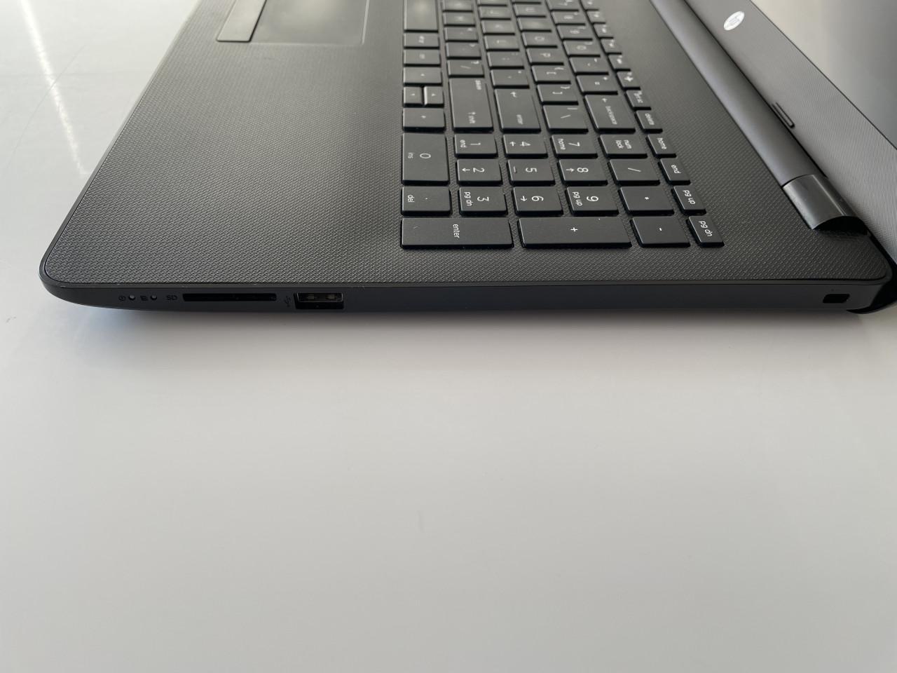 HP 15 inch laptop - SSD Windows 11 16GB geheugen en Office Muis