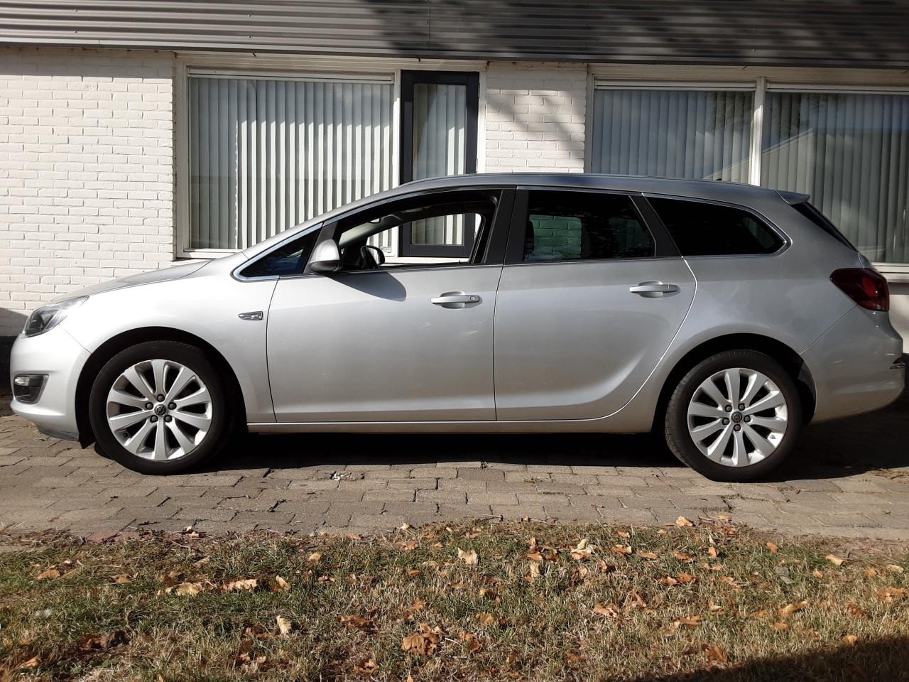 Opel Astra Sports Tourer 1.4 Business +