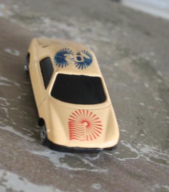 Speelgoed auto beige auto