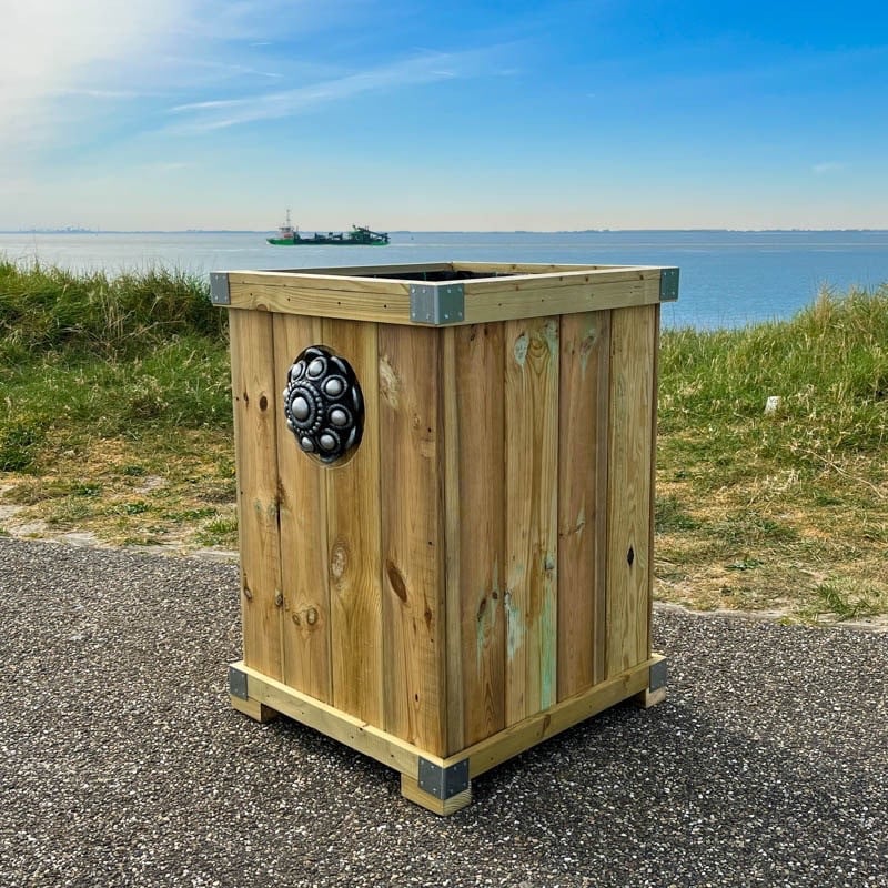 Entree voor u bedrijf met Zeeuwse knop bloembakken