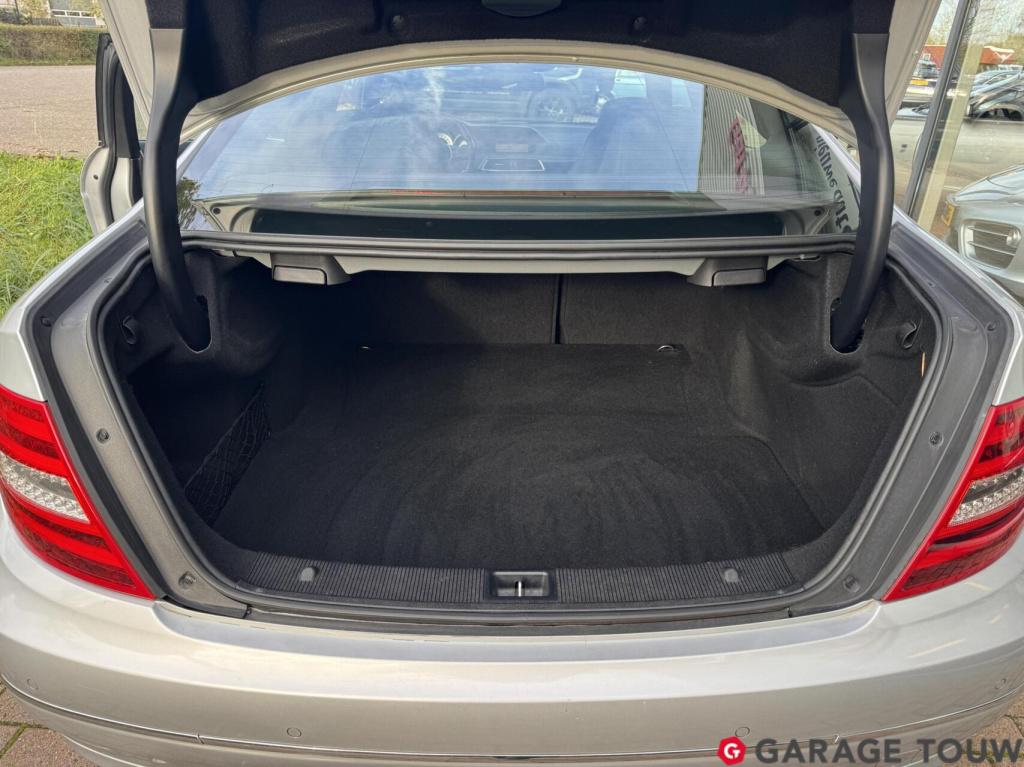 Mercedes-Benz C-Klasse coupé 180 *origineel nl, 2e eigenaar*