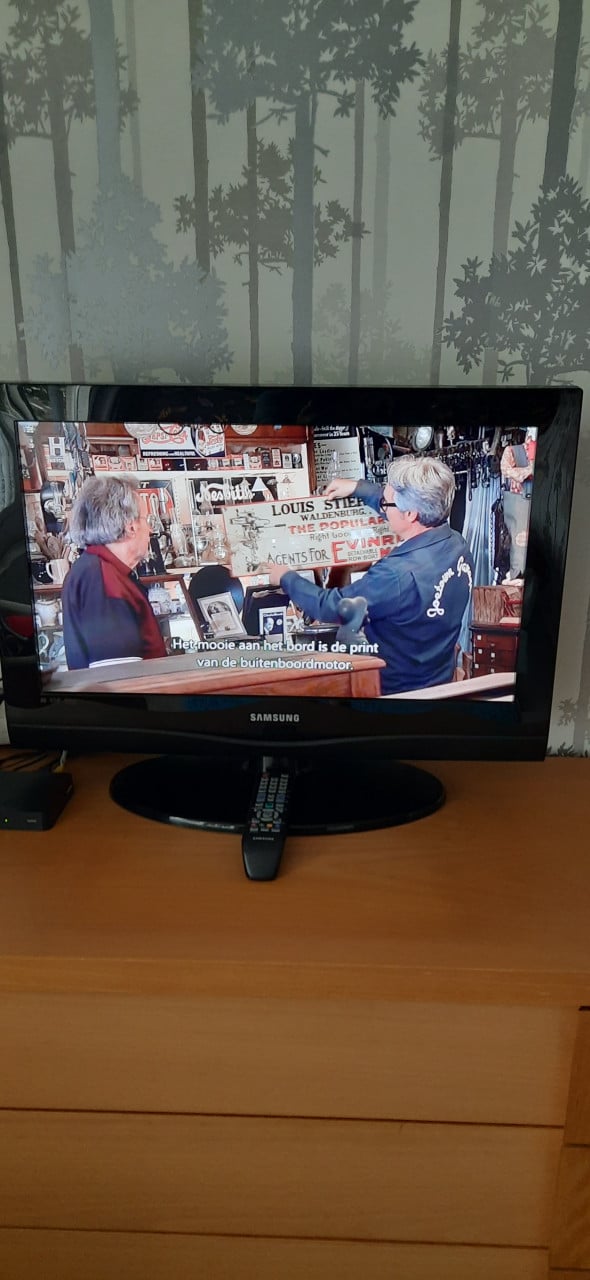 Samsung tv bijna niet gebruikt leuk voor camper of caravan