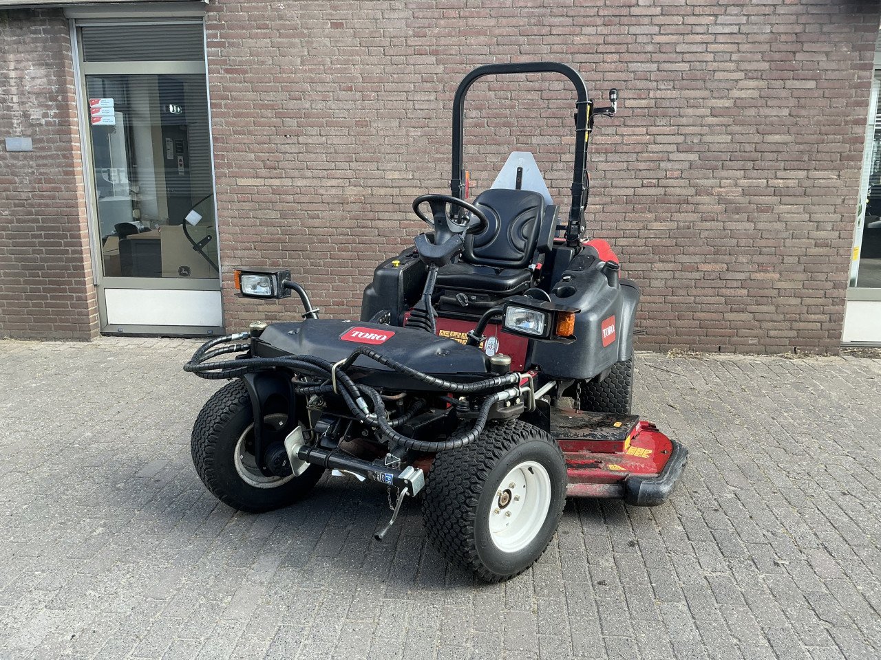 Toro 360 diesel 4WD en 4wiel besturing grote professionele zitmaaier diesel