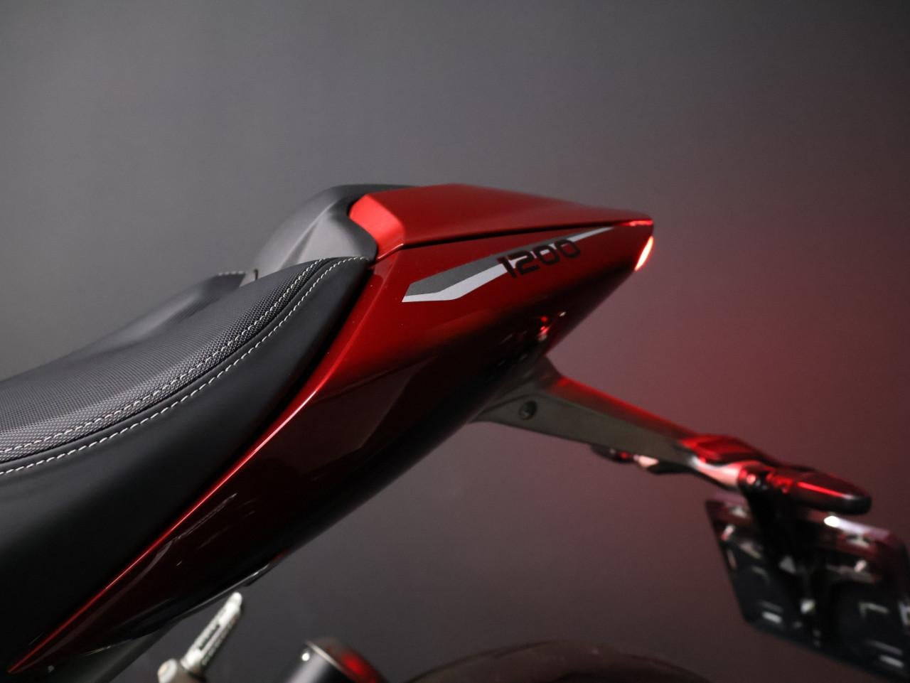 SPEED TRIPLE RS | Carnival Red