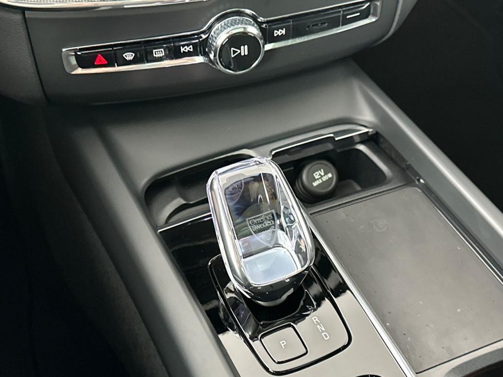 Volvo XC60 t6 398pk recharge ultra black edition| pano| 360camera| trekhaak