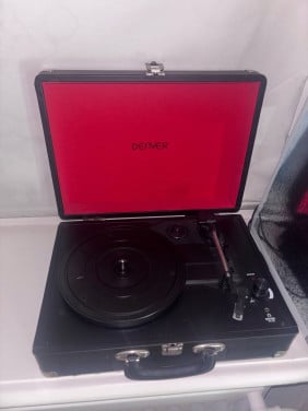 Denver VPL-120 Zwart met platen