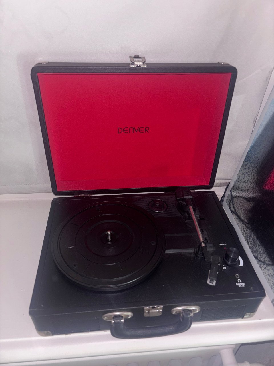 Denver VPL-120 Zwart met platen
