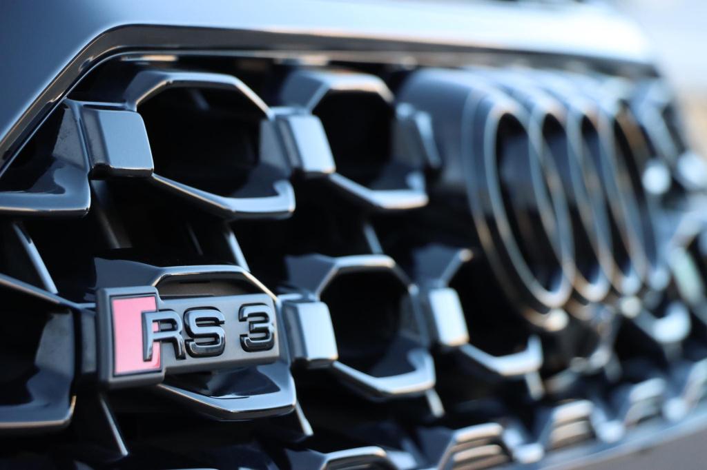 Audi Rs3 limousine 2.5 tfsi quattro | rs dynamic | keramisch | pano | bang 