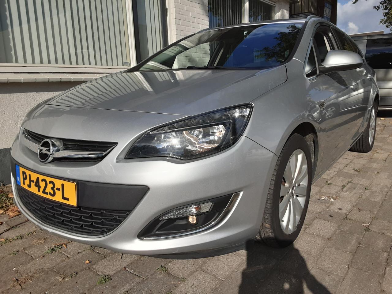 Opel Astra Sports Tourer 1.4 Business +