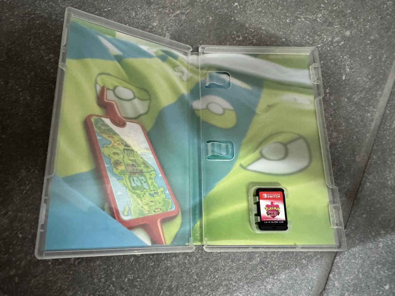 Pokémon Shield, Switch