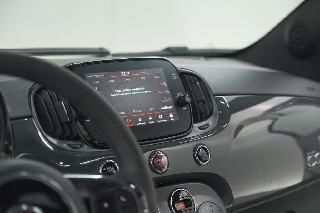 Fiat 500 1.0 hybrid dolcevita | panoramadak | apple carplay | parkeersensor