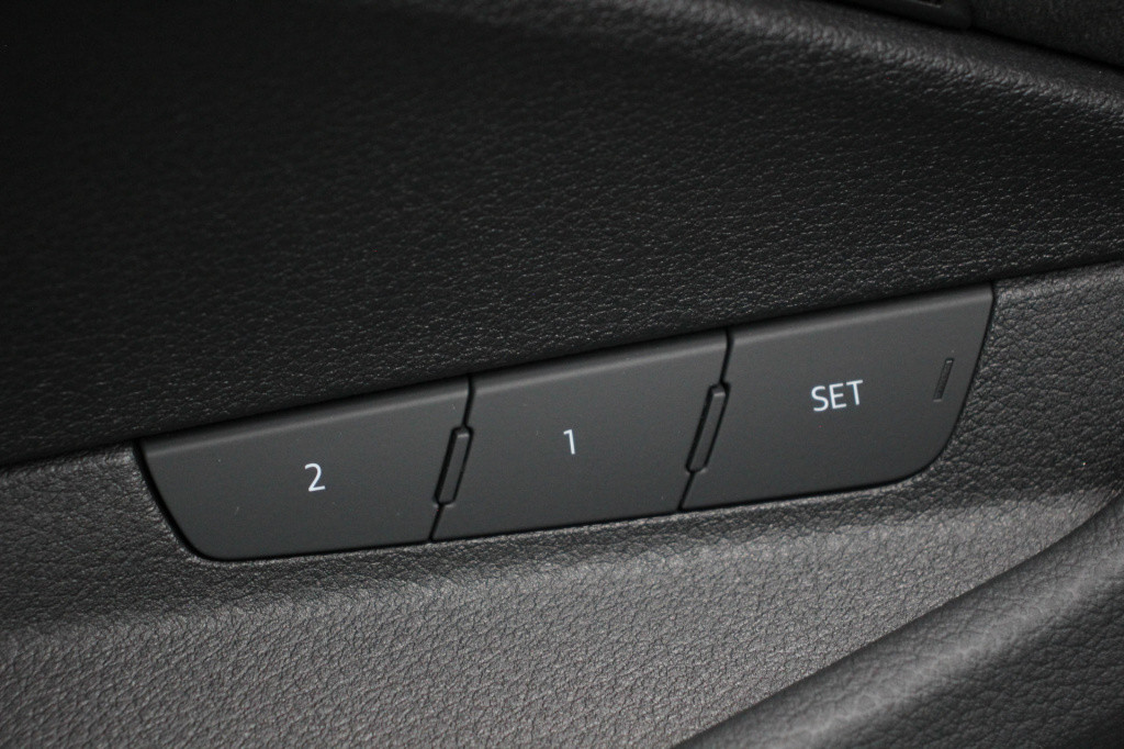 Audi E-tron 50 quattro s edition 71 kwh | s-line | leder | pano. dak | trek