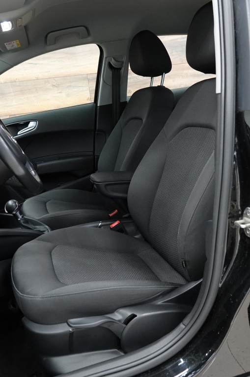 Audi A1 s-line 1.4 tfsi | automaat | pdc | navi | bluetooth |