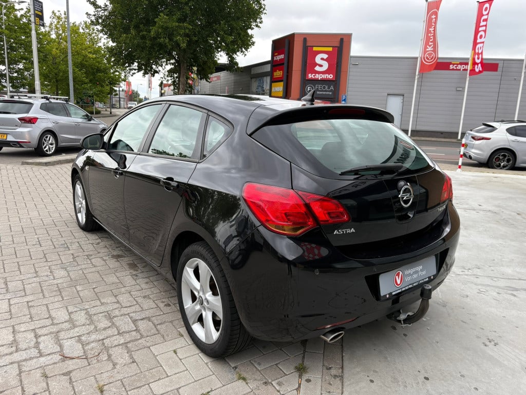 Opel Astra 1.4 turbo edition
