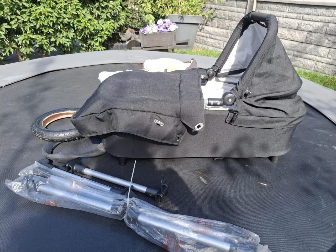 Duo kinderwagen / tweeling kinderwagen.