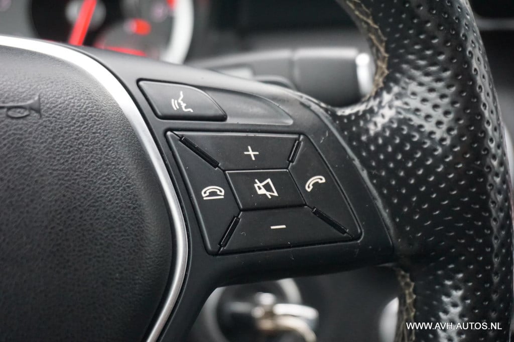 Mercedes-Benz A-Klasse 180 ambition automaat