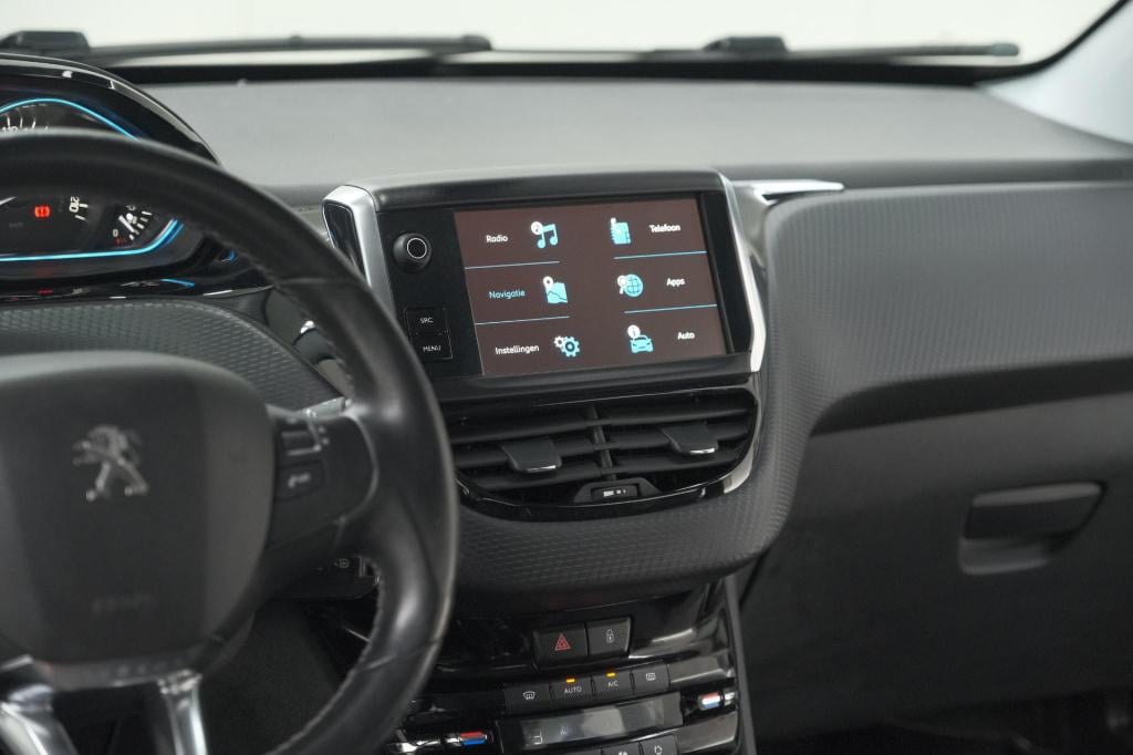 Peugeot 2008 puretech 110 allure | trekhaak | parkeersensoren | navigatie