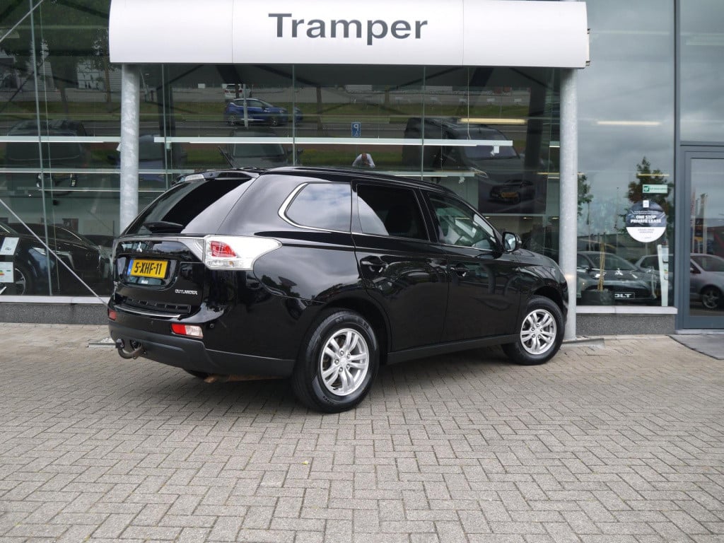 Mitsubishi Outlander 2.0 intense|trekhaak|rijklaar