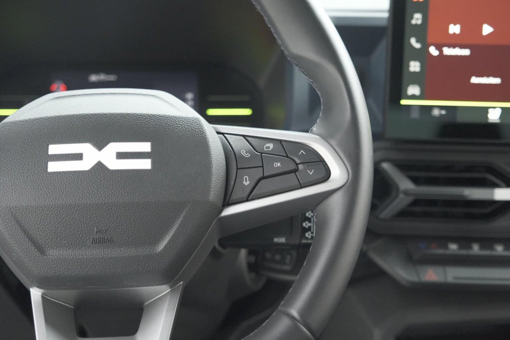 Dacia Duster mild hybrid 130 expression | camera | stoelverwarming | apple 