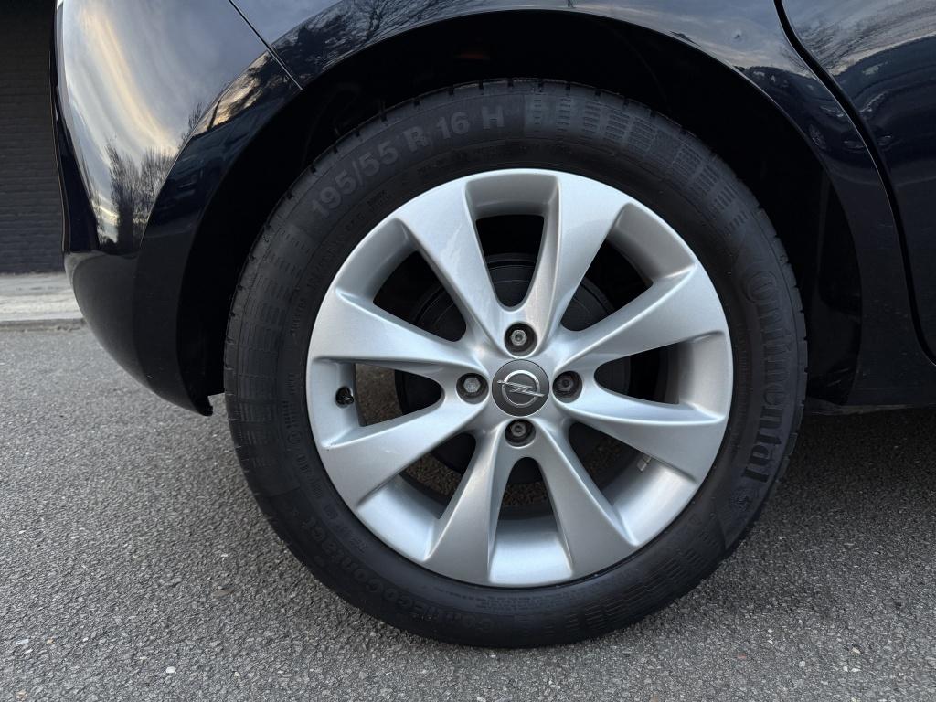 Opel Corsa 1.4 favourite