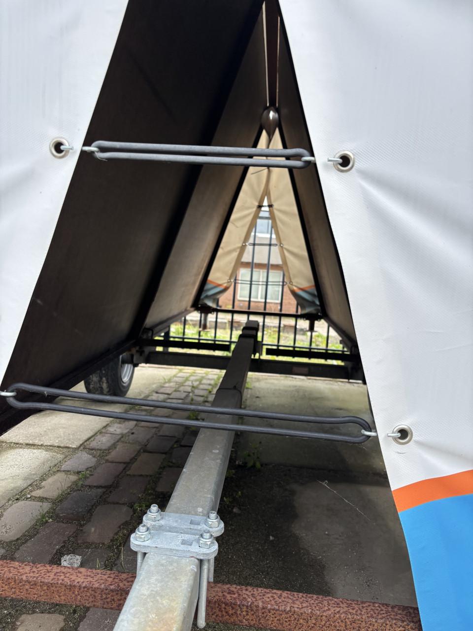 Reklame aanhangwagen, reclamewagen, spandoek aanhanger