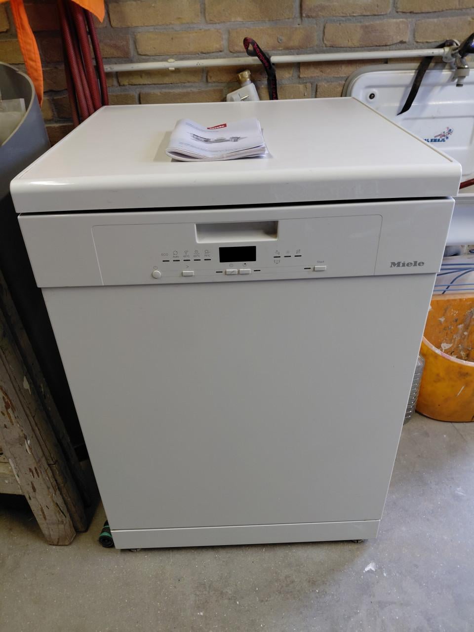 Miele type G 522 SC, in zeer goede staat. Nieuwprijs was € 729,-