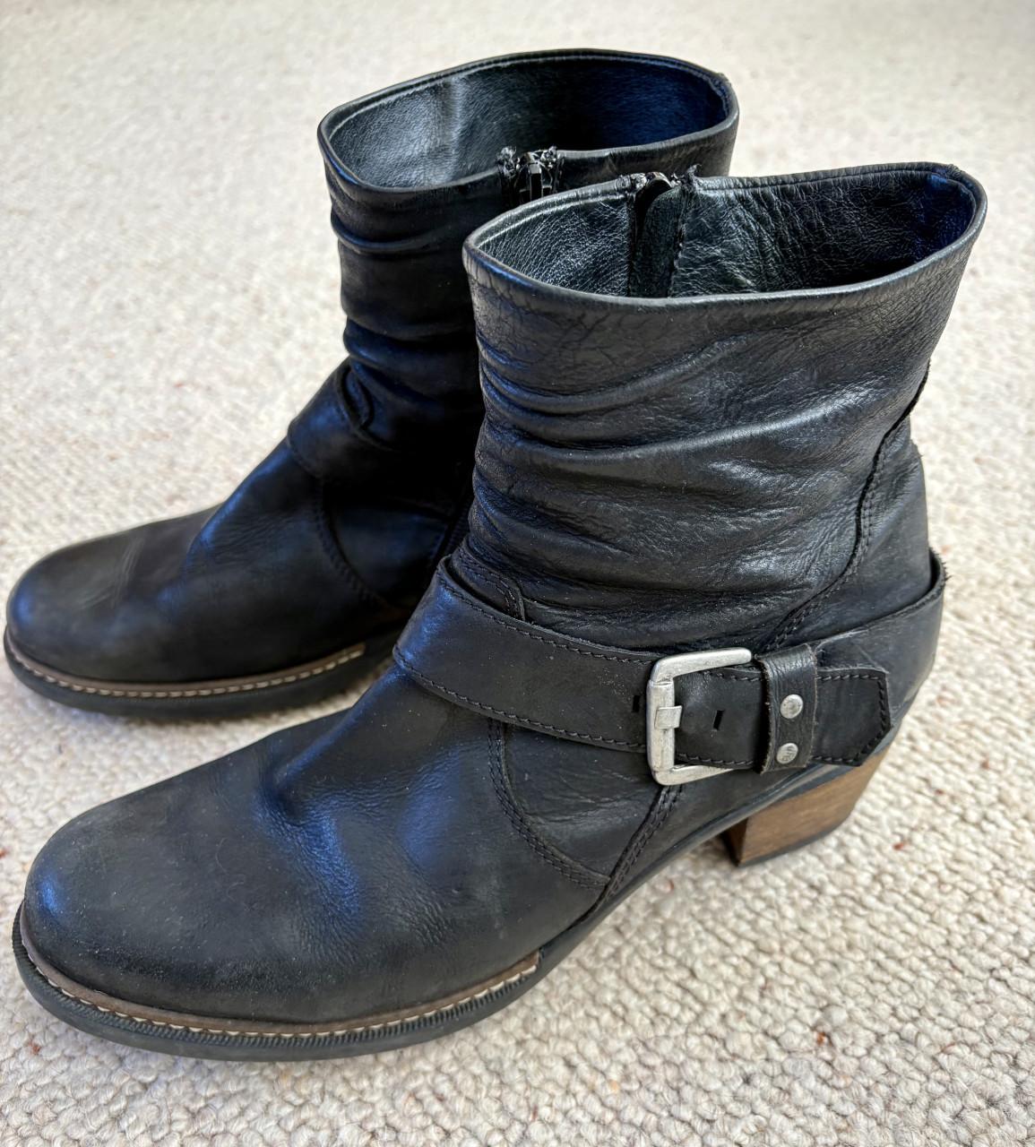 Dames enkellaarsjes ( merk Wolky )