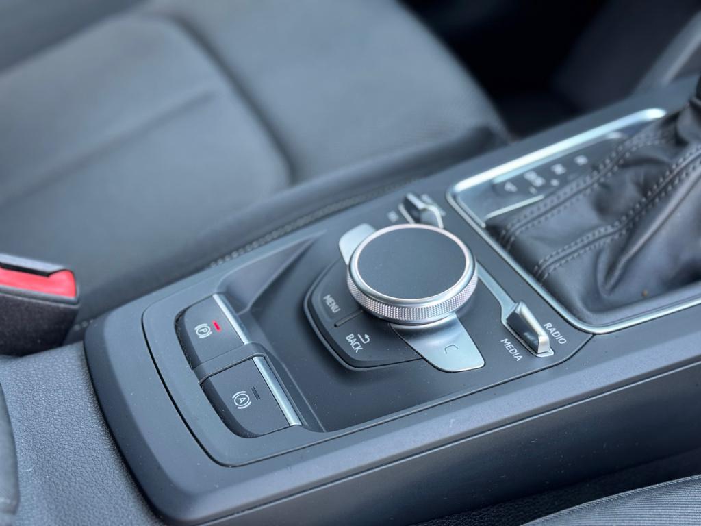 Audi Q2 35 tfsi s edition * virtual cockpit * carplay * keyless * camera