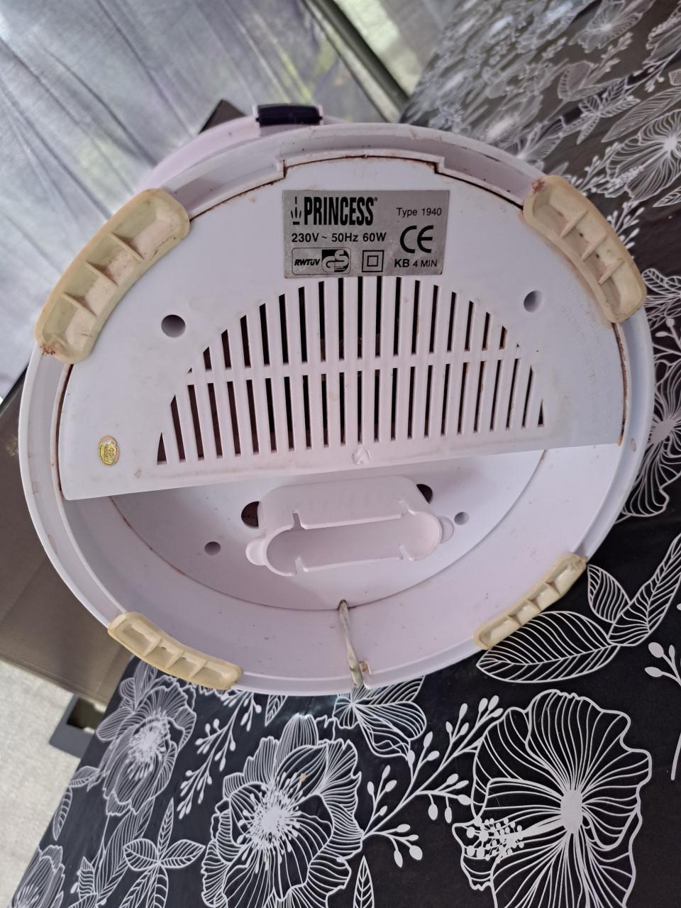 Princess aardappelschrapmachine voor 1 kg.