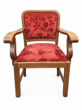 Twee vintage massief eikenhouten armstoelen