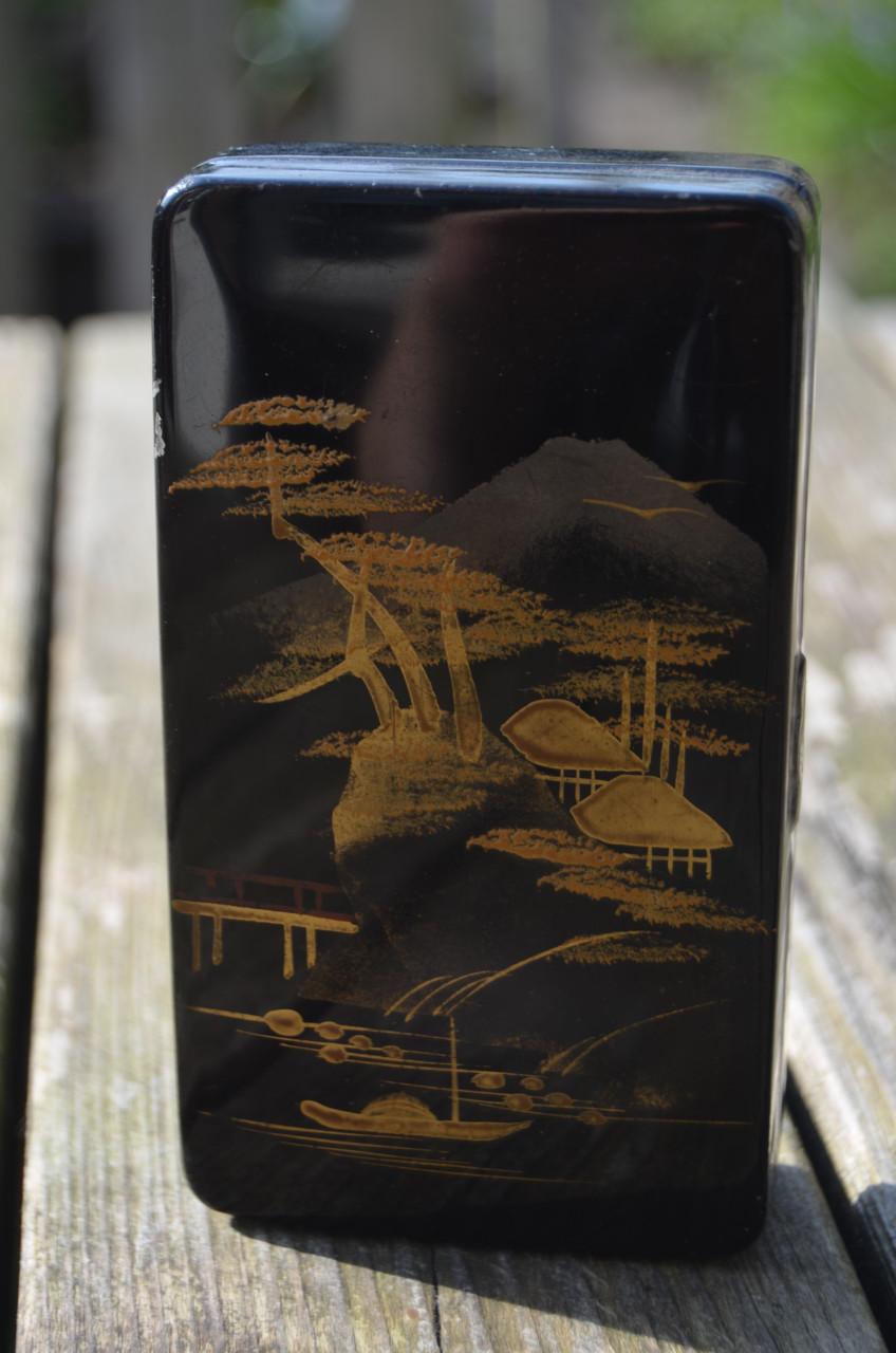 Diverse Japanse en Chinese potjes en blikjes