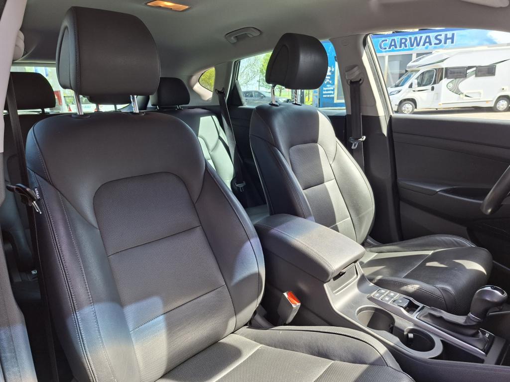 Hyundai Tucson 1.6 t-gdi 177 pk automaat | lederen bekleding | trekhaak |st
