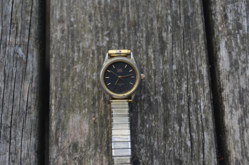 Diverse dameshorloges, werking onbekend!!