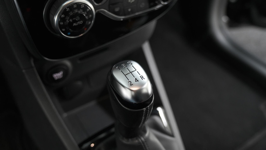 Renault Clio estate tce 90 intens | trekhaak | navigatie | parkeersensoren 