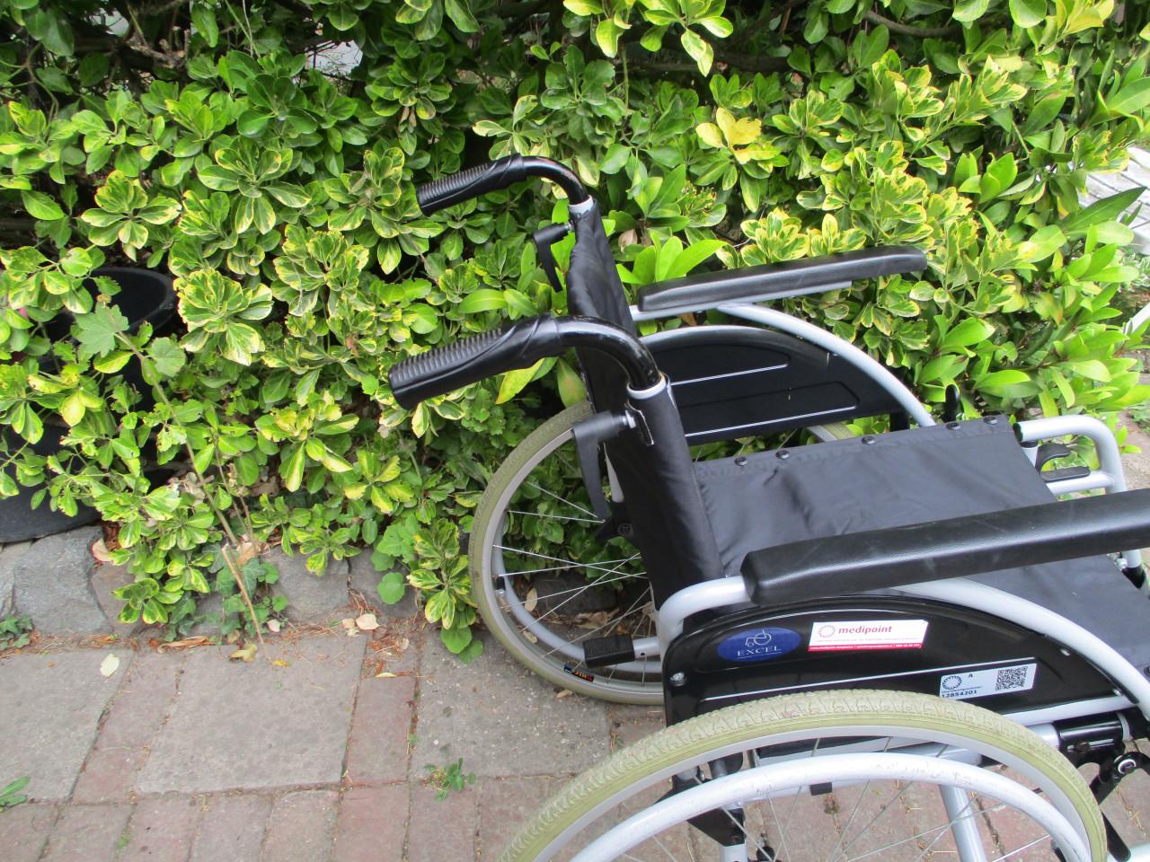Exel G3 Eco rolstoel met dik foam kussen