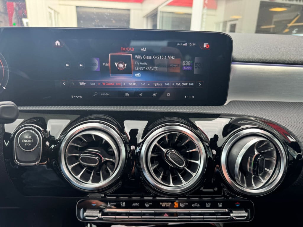 Mercedes-Benz A-Klasse 250 e business solution amg limited