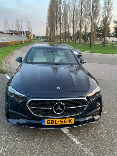 Mercedes-Benz E-Klasse 400 e 4matic amg line l panoramadak l techniek pakke