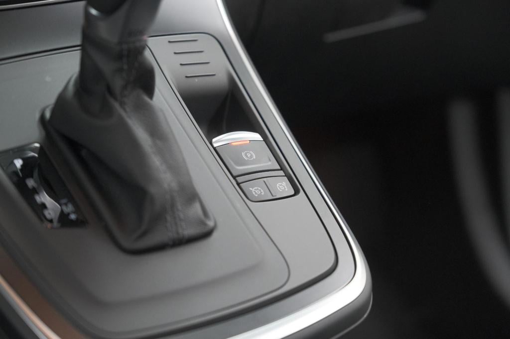 Renault Scenic tce 140 edc limited | camera | stoelverwarming | navigatie |