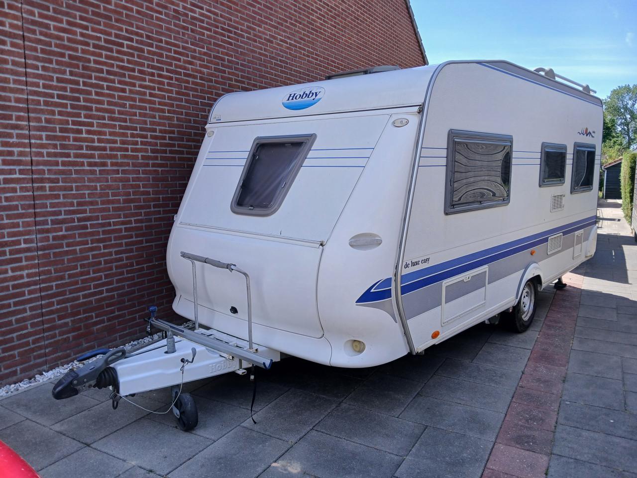 Caravan Hobby met mover en fietsendrger, zgan. voortent en luifel