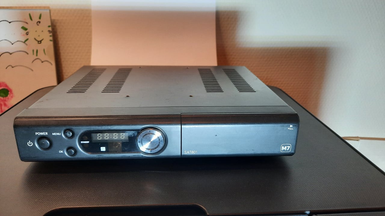 Satellietschotel + decoder