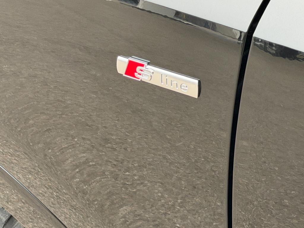 Audi Q3 35 tfsi 150pk s-tronic s-line | alcantara | keyless | dode hoek | e