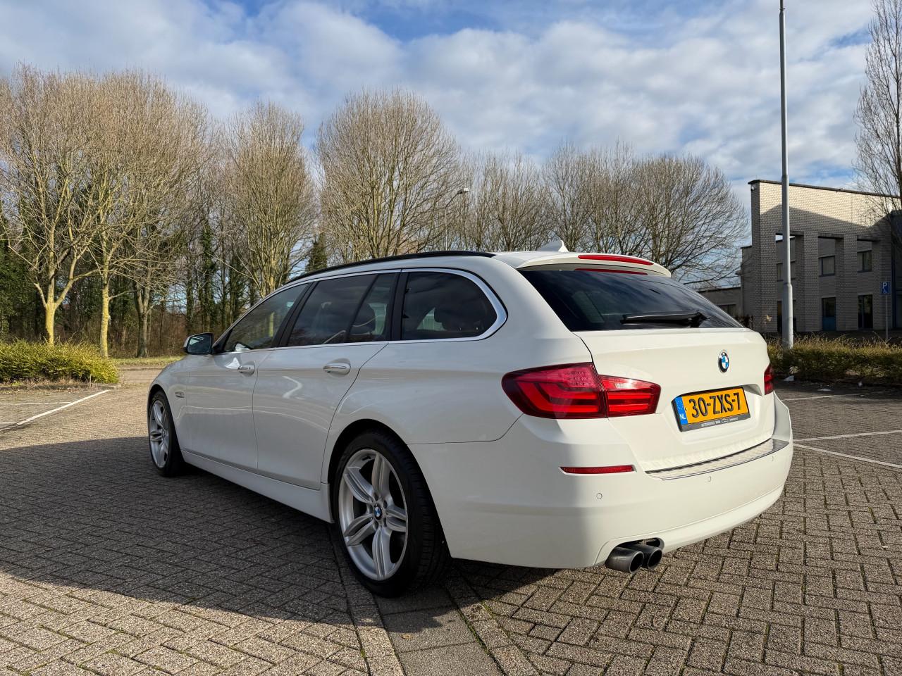 BMW 523i 3.0 6-Cilinder High Executive | Apk | Navi | Cruise | Pdc