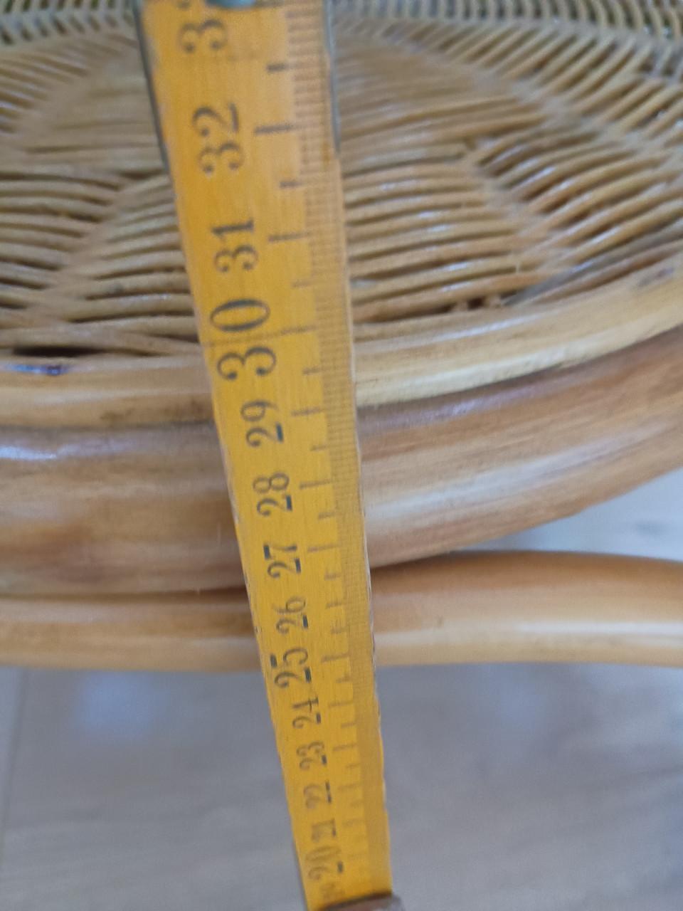 Te koop: set van 2 stoeltjes met tafel