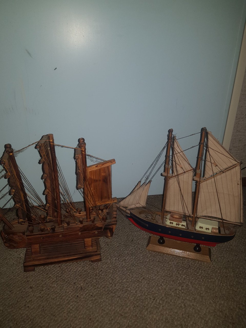 2 model zeilbootjes