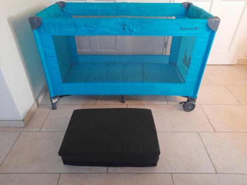 Campingbedje met extra matras (in goede staat )