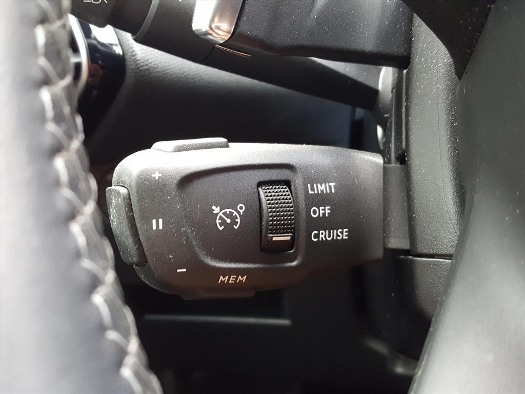 Ds Ds 7 crossback 1.6 puretech 180pk aut performance line |navi|bekleding l