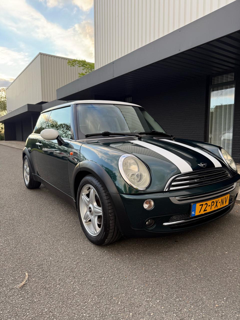 Mini cooper 1.6 PANO/CRUISE/NWAPK