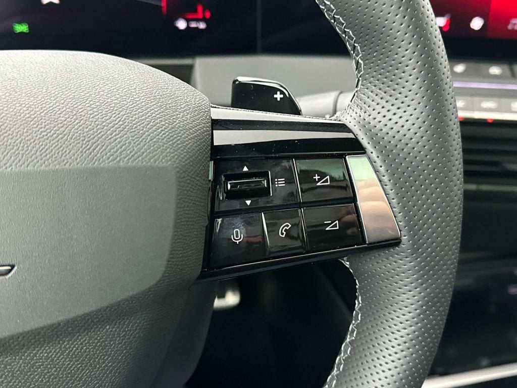 Opel Astra 1.6 turbo plug in hybrid ultimate | voorraadmodel | snel rijden 