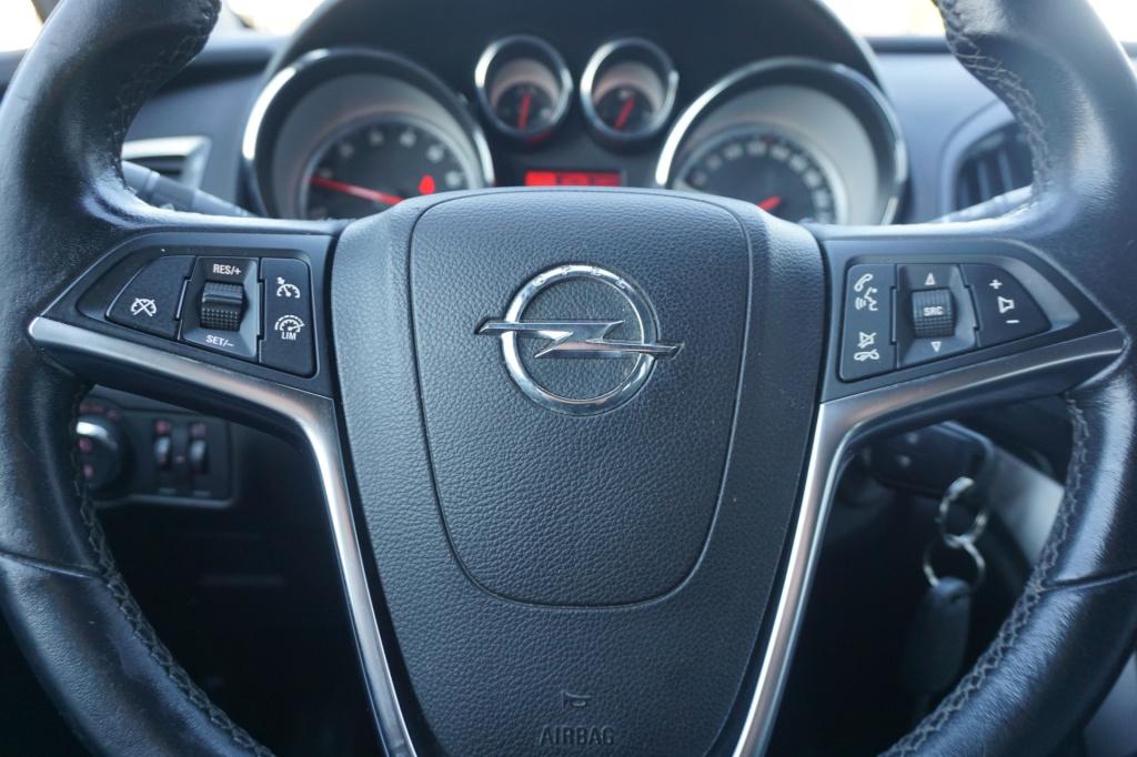 Opel Astra sports tourer 1.4 turbo sport + climate / navi / cruise / camera