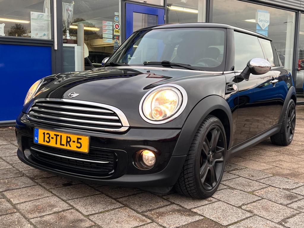 Mini Cooper mini 1.6 10 years ii, navigatie, leer, lm velgen enz...